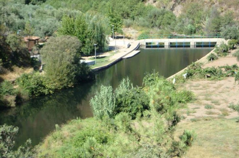 Praia Fluvial do Sesmo , Portugal